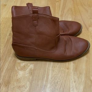 Woman’s size 10 brown short boots